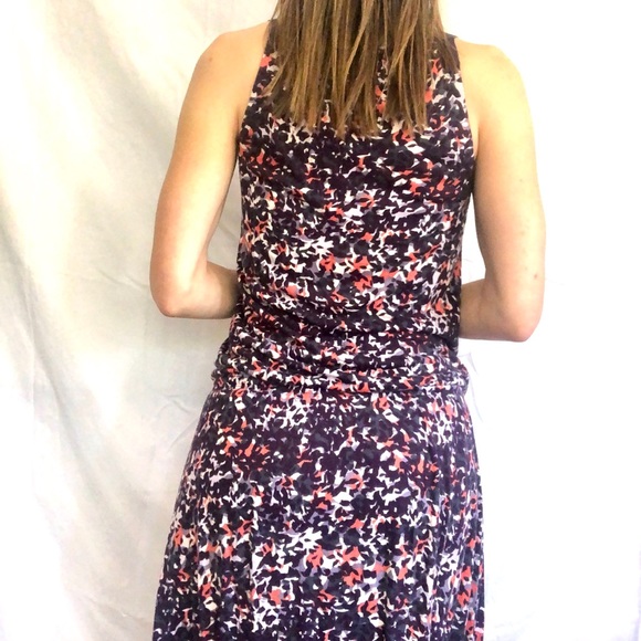 Easy lightweight gathered tie front dress - Picture 3 of 10